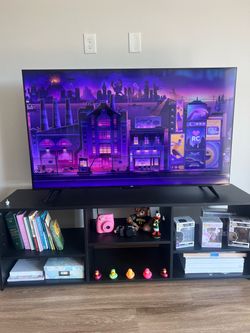 TV stand- up to 70” TV