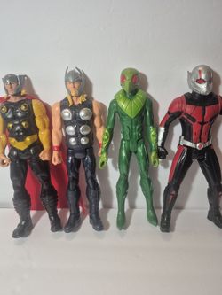 Lot of 4 - Marvel Action 12' Figures