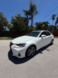 2019 LEXUS IS300