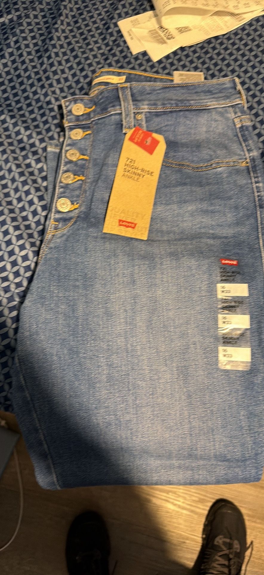  Rand New With Tag Levi’s 