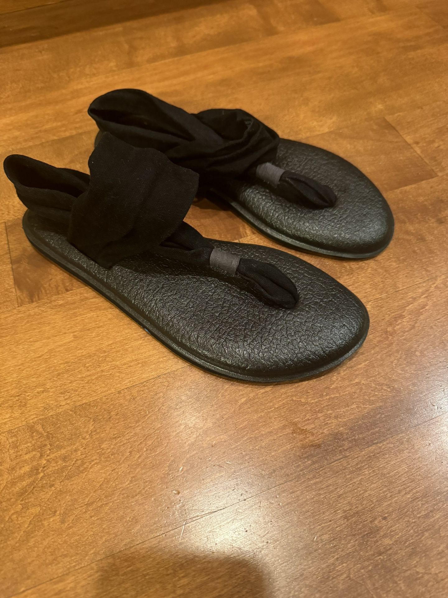 Woman’s Sanuk Sandals Shipping Available