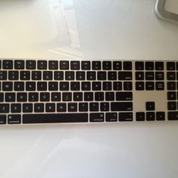 🎄 Apple Magic Keyboard w/ Touch ID + Numeric Keypad – New Open Box - Space Gray – $170 🎁