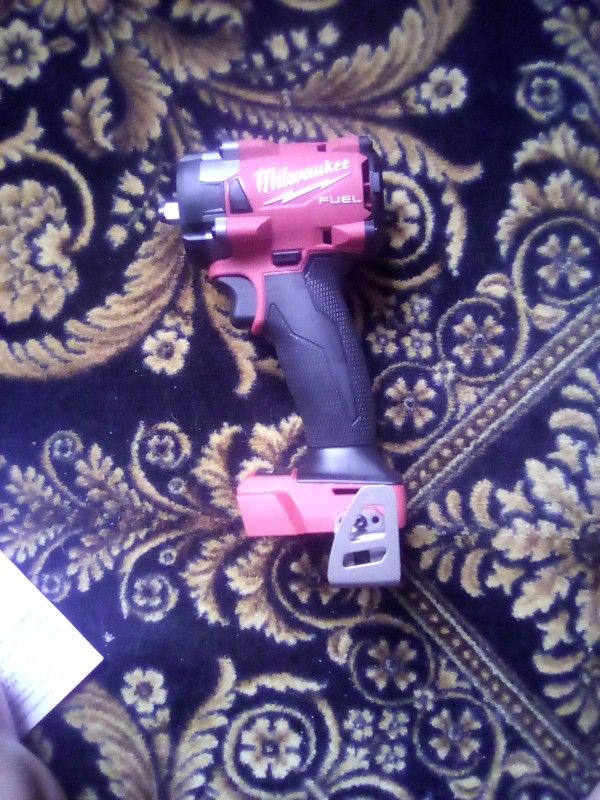 M18 Fuel Milwaukee Impact Wrench 3/8"