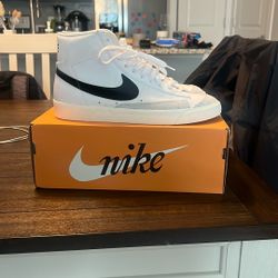Nike Blazer Mid 77 Size 12