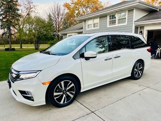 2019 Honda Odyssey Elite, fully loaded with all the options available. In great shape, single owner, bought new and serviced only at local Honda deale