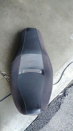 Harley Davidson cvo. Dyna seat off my 2006 Street bob