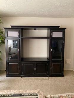 Entertainment center