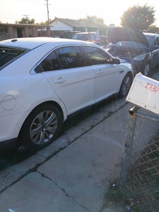 2012 Ford Taurus Runs Great