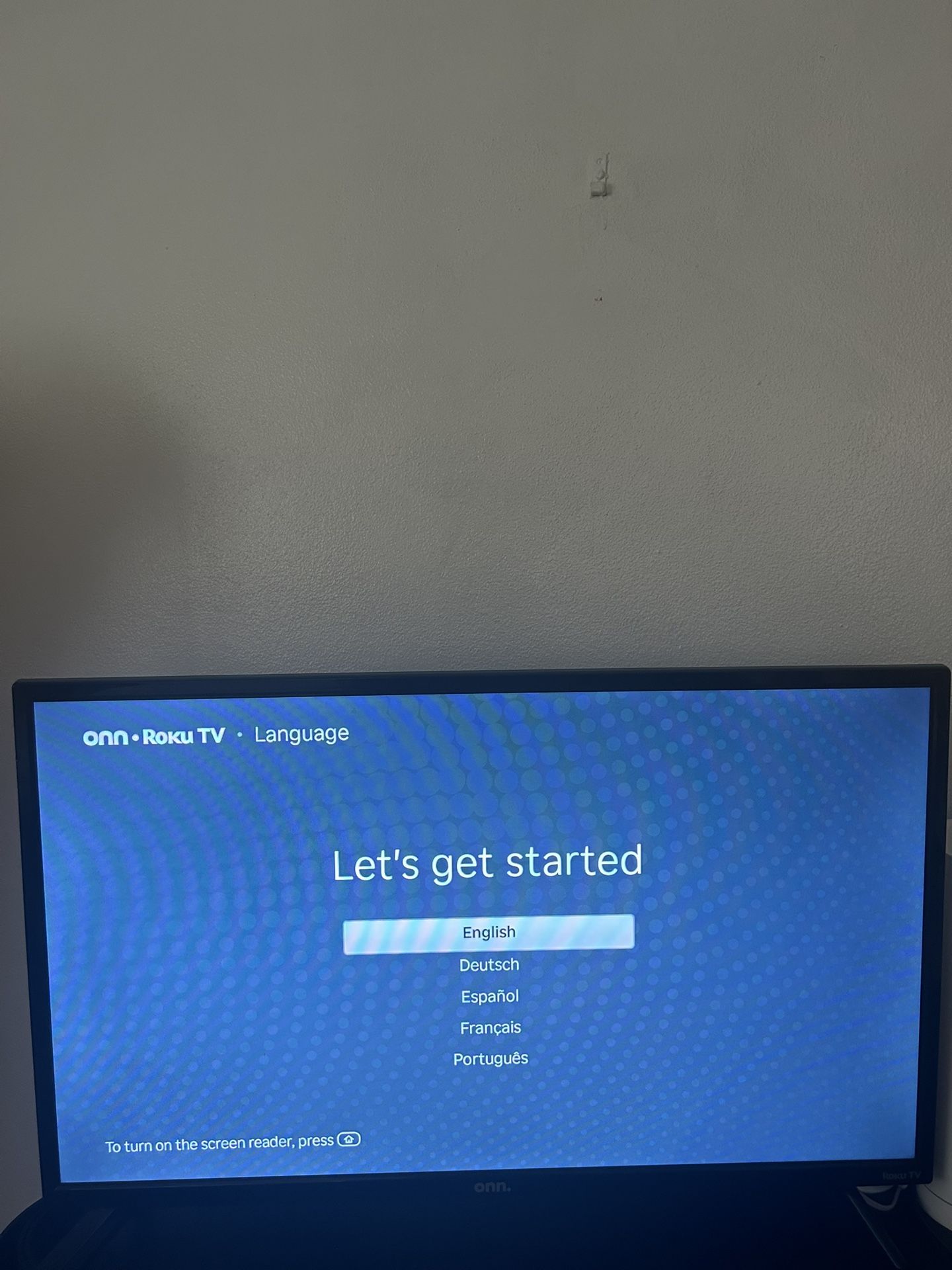 Roku onn. TV Small