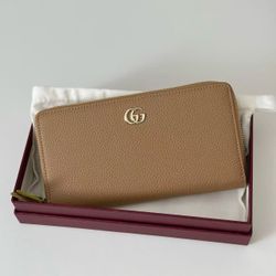 Zip around wallet