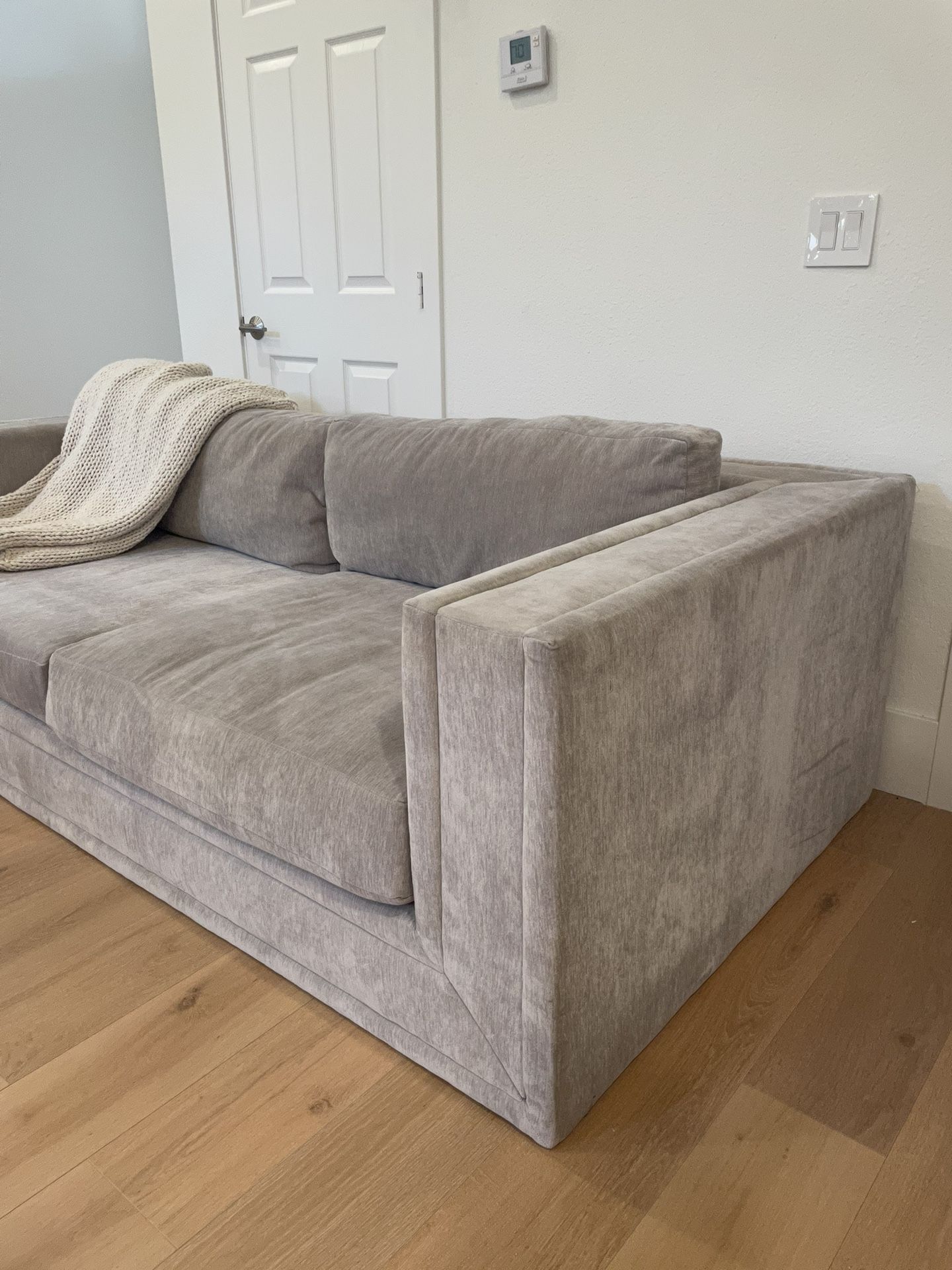 Z Gallerie Luka Sofa for Sale in Phoenix, AZ OfferUp