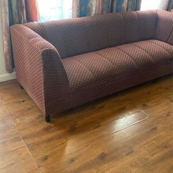 2 Couches.  2 Sofas Por 75 Dollars 