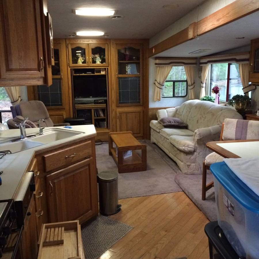 1995 Teton 5th wheel camper.
