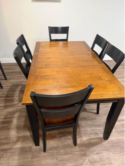 Dining Table & 6 Chairs