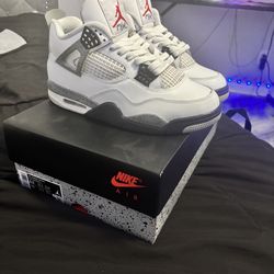 Jordan 4 white cement size 8.5