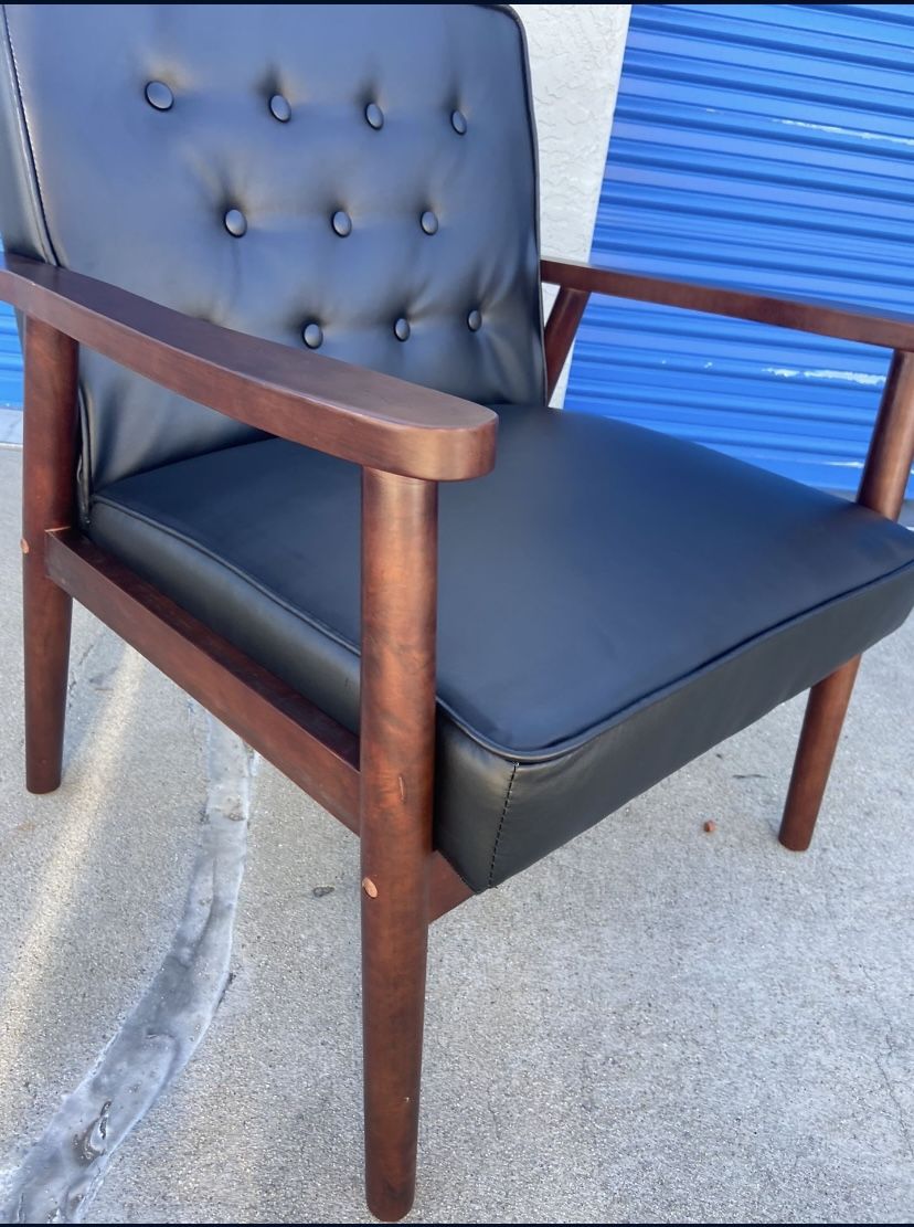 Brown Cushion Lounge Chair