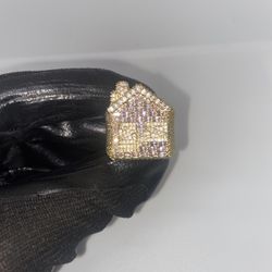 Gold Bussdown House Ring 