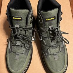 Dr. Martens Boury Leather Boots Khaki Green LA004 - Men Sz 11 / Women Sz 12 - NEW
