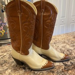 Women’s Sz 6 Two Tone Cowboy Boots