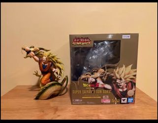 Bandai Figuarts ZERO Dragon Ball Z Super Saiyan 3 Son Goku Dragon Fist Figure