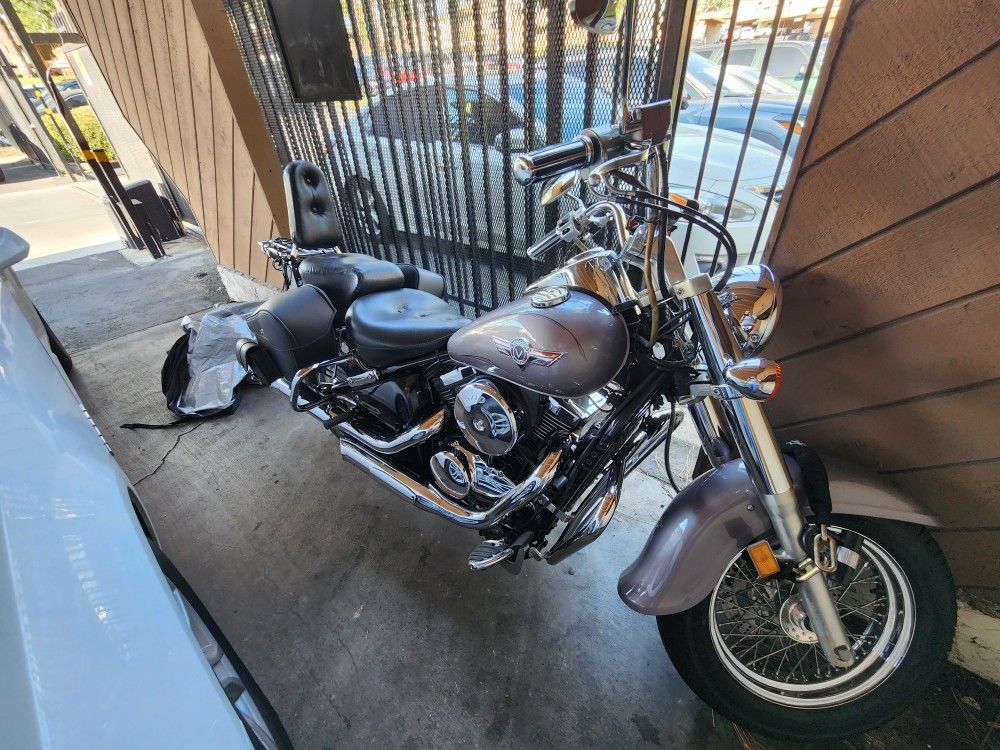 kawasaki v800 classic