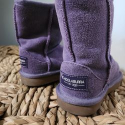 Semi Used Kids UGG Size 5