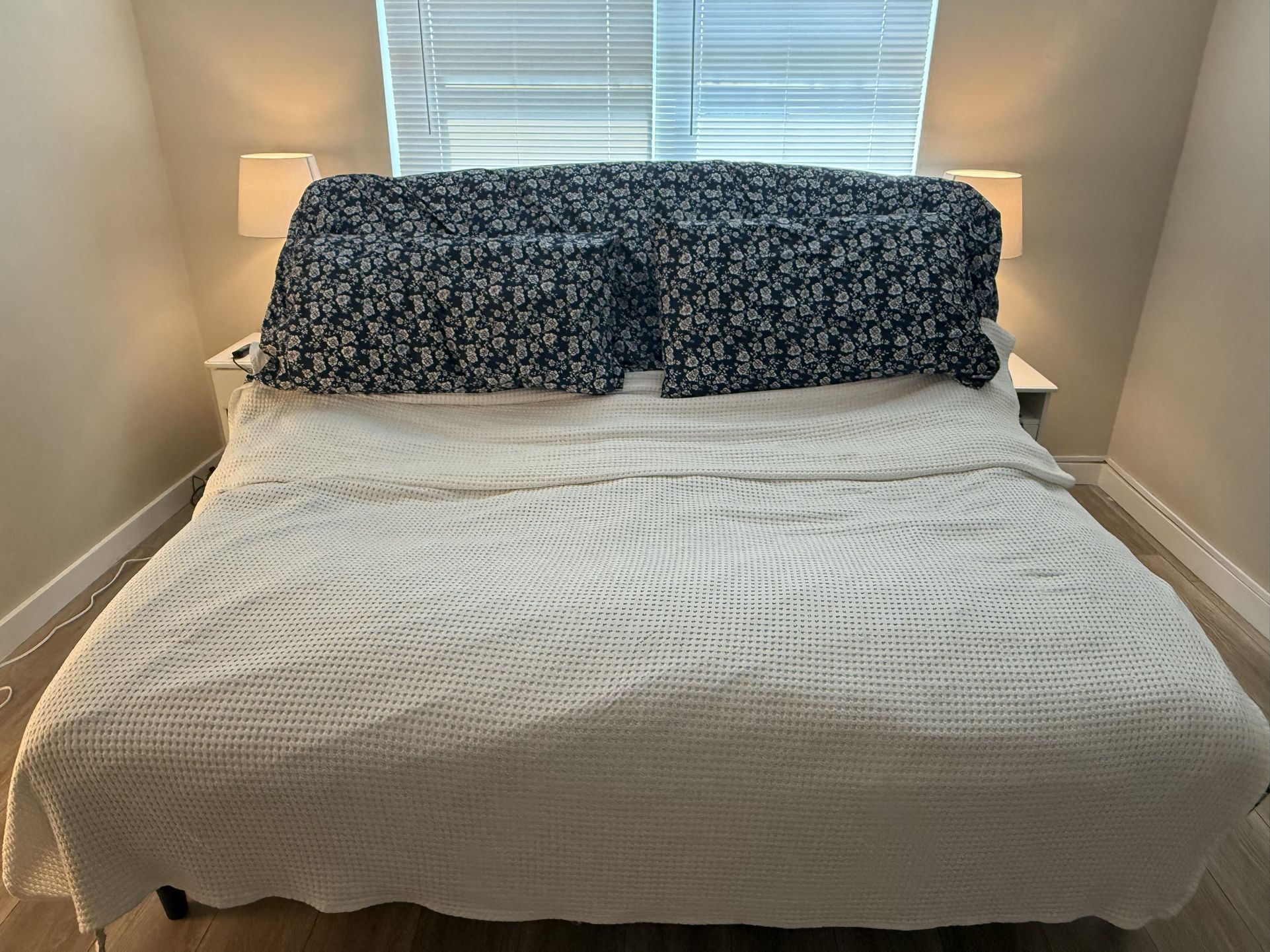 King Sized Mattress And Adjustable Bed Frame