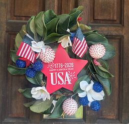 July 4 wreath and table decor