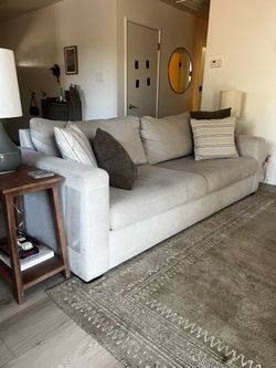 Couch/sofa/loveseat