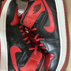 Air Jordan 1 MID Black/Fire Red-White Shoes Size 12 