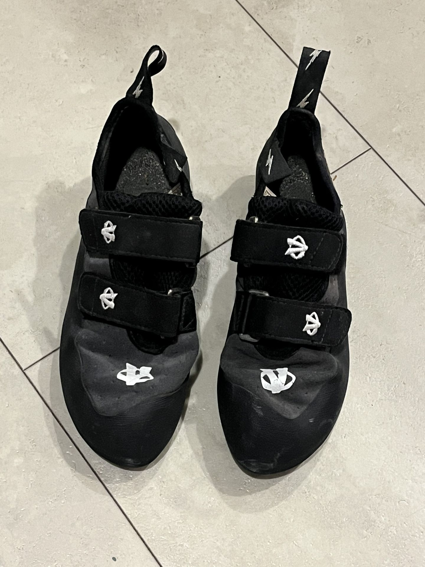 Rock Climbing Shoes (size 7)