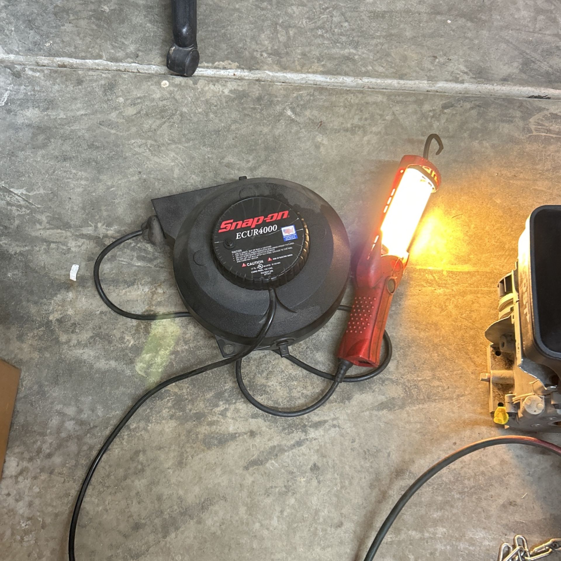 Snap-On ECUR4000 Retractable Work Light