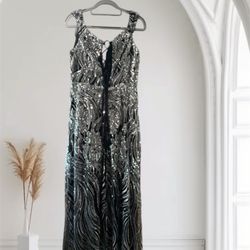 New Black/Sequin Formal Dress- Size: Large