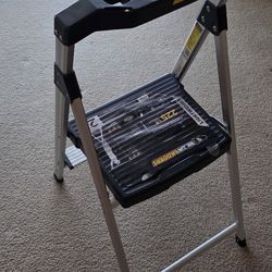 2-Step Aluminum Step Stool Ladder, 250lbs(8ft,Reach Height)