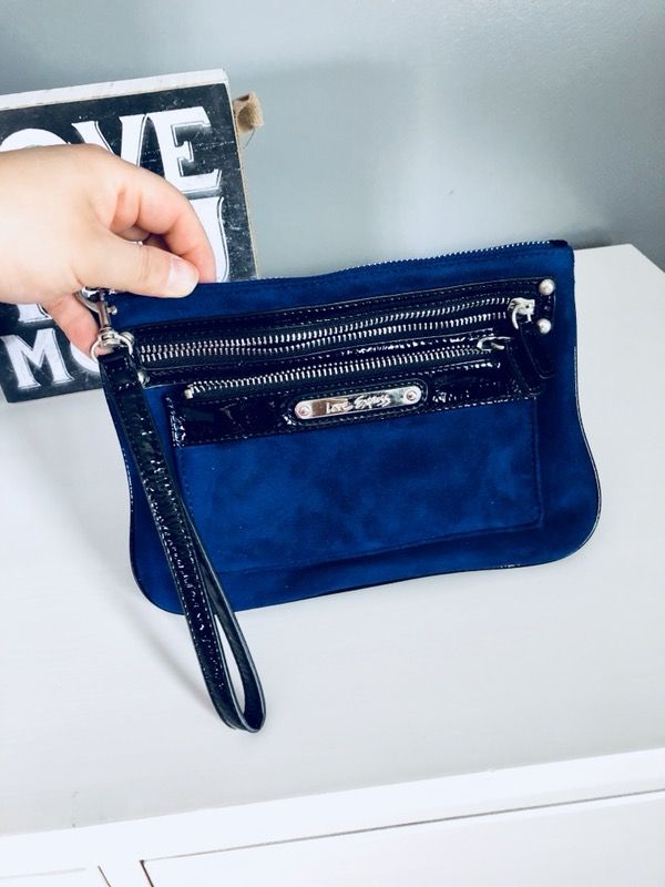 Express wristlet