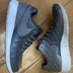 Nike Tiempo VI Roshe (men’s Size 9.5)