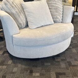 Tons Of Swivel Options To Choose From 