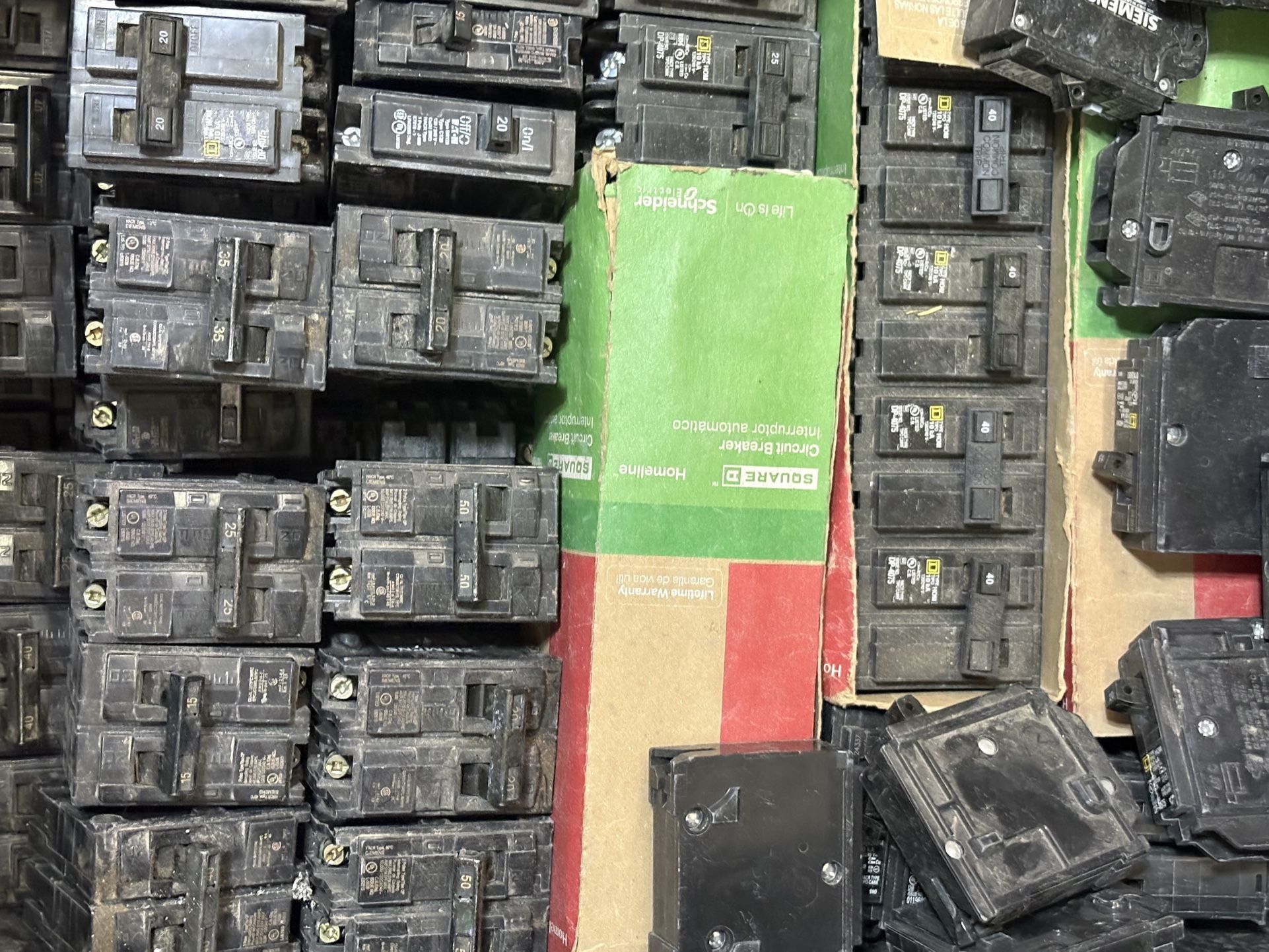 Breakers 2 Poles Siemens Sqaure D 