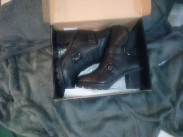 NEW Naturalizer Women's Black Leather Ankle Boots, Size 8 Wide - Fur Lined