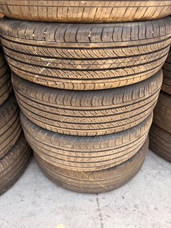 225/65r17 Continental tires en Excelentes Conditiones de Vida las 4