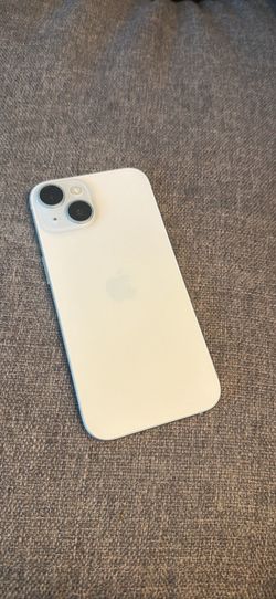 iPhone 15 white