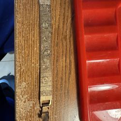 VINTAGE SARAH COV. GOLD TONE HINGED PANEL LINK BRACELET FLORAL ENGRAVED