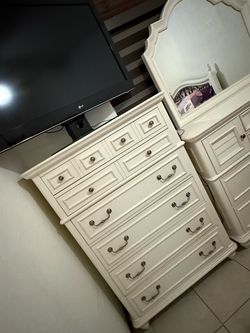 White Wood Chest of Drawers with Mirror Dresser Set