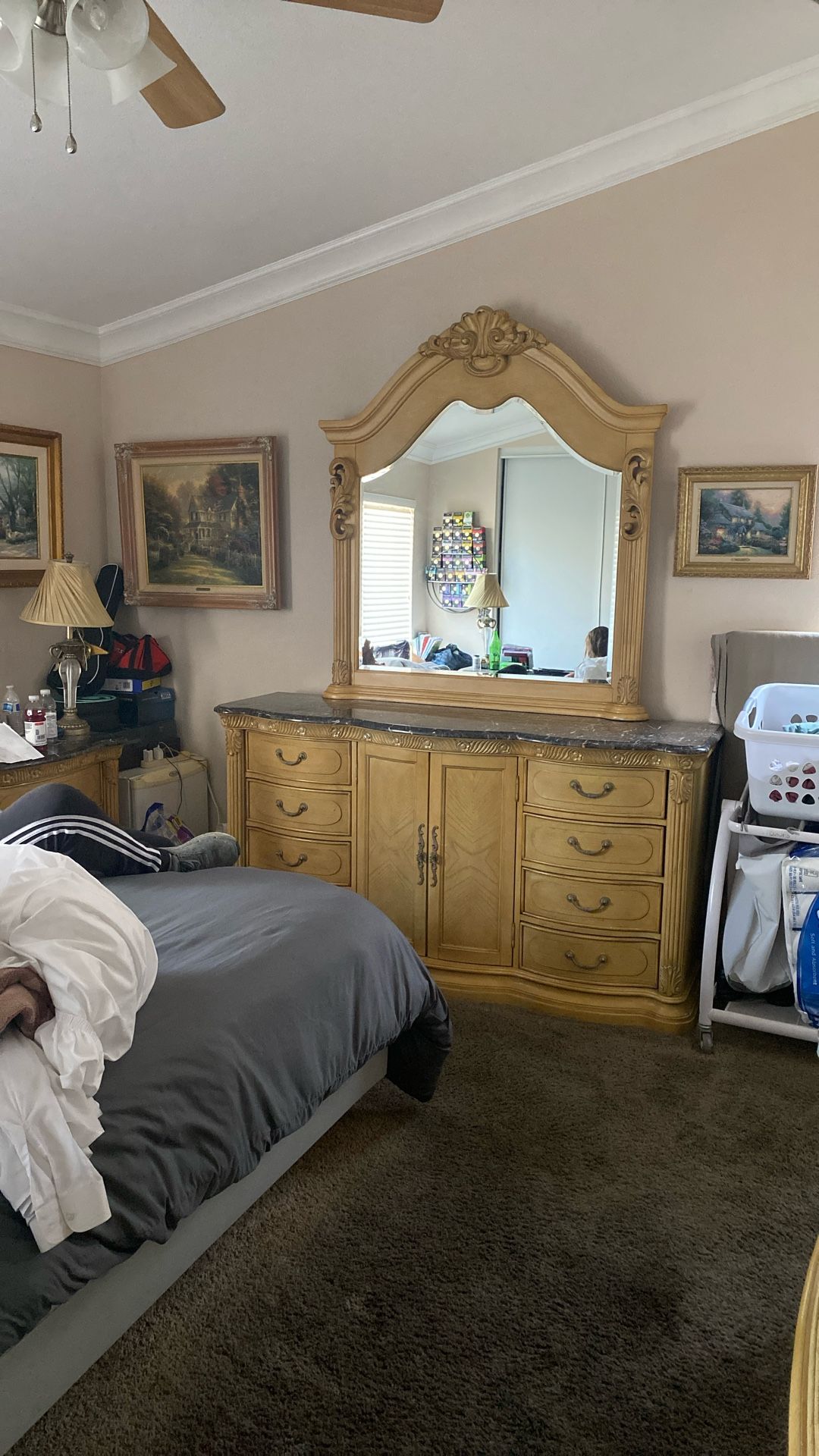 Dresser With Mirror