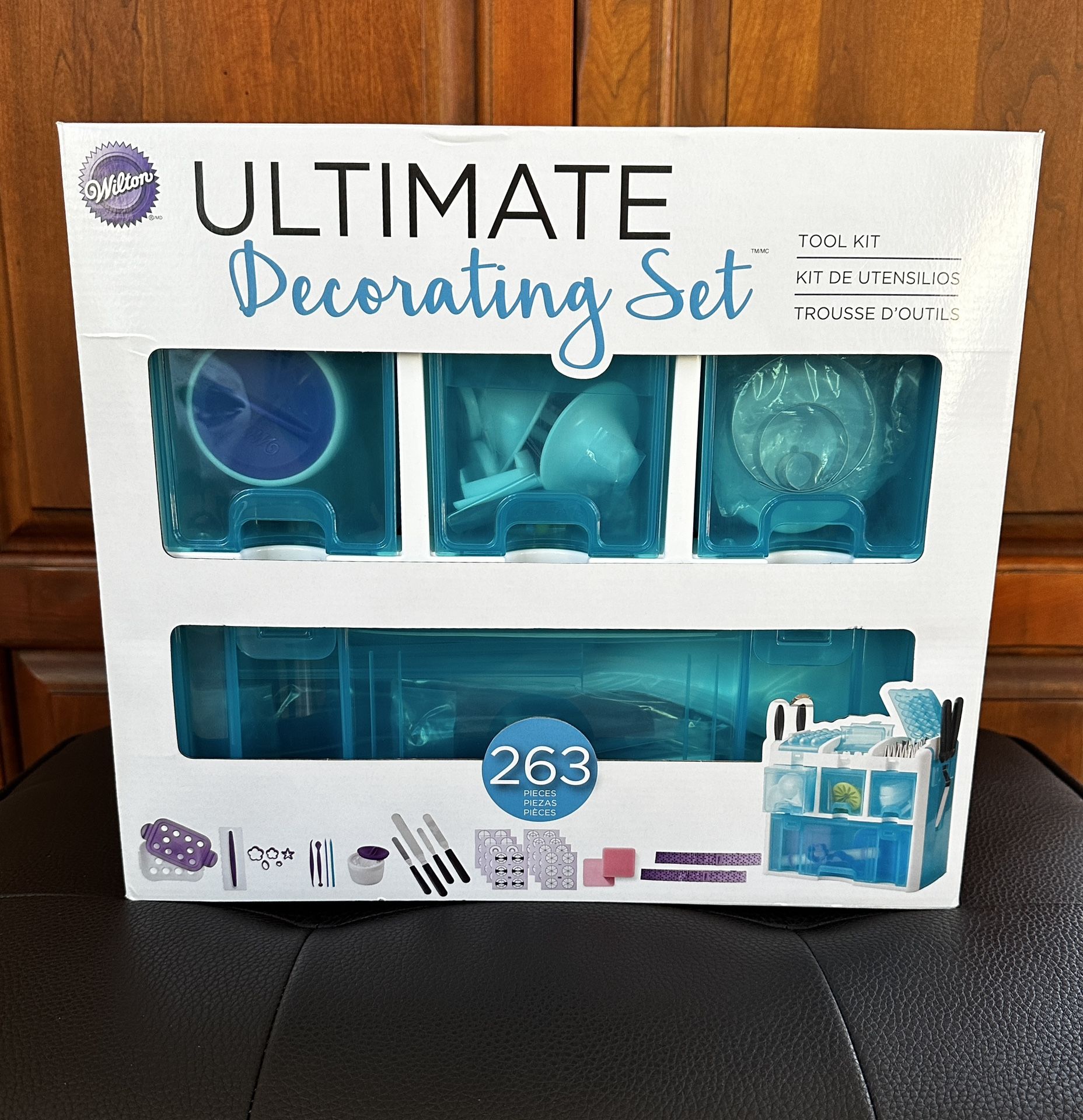 Wilton Ultimate Cake Decorating Kit / Set, 263-Piece Tool Set - BRAND NEW - MINT CONDITION