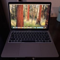MacBook Air 13” Retina 2020 • 8GB RAM • Lightweight • Great Student Laptop