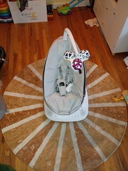 4 Moms MomaRoo Multi Motion Baby Swing