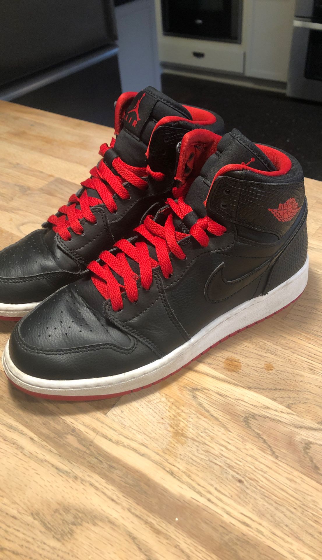 Air Jordan 1 Retro High Bred Snake (Size 6Y)