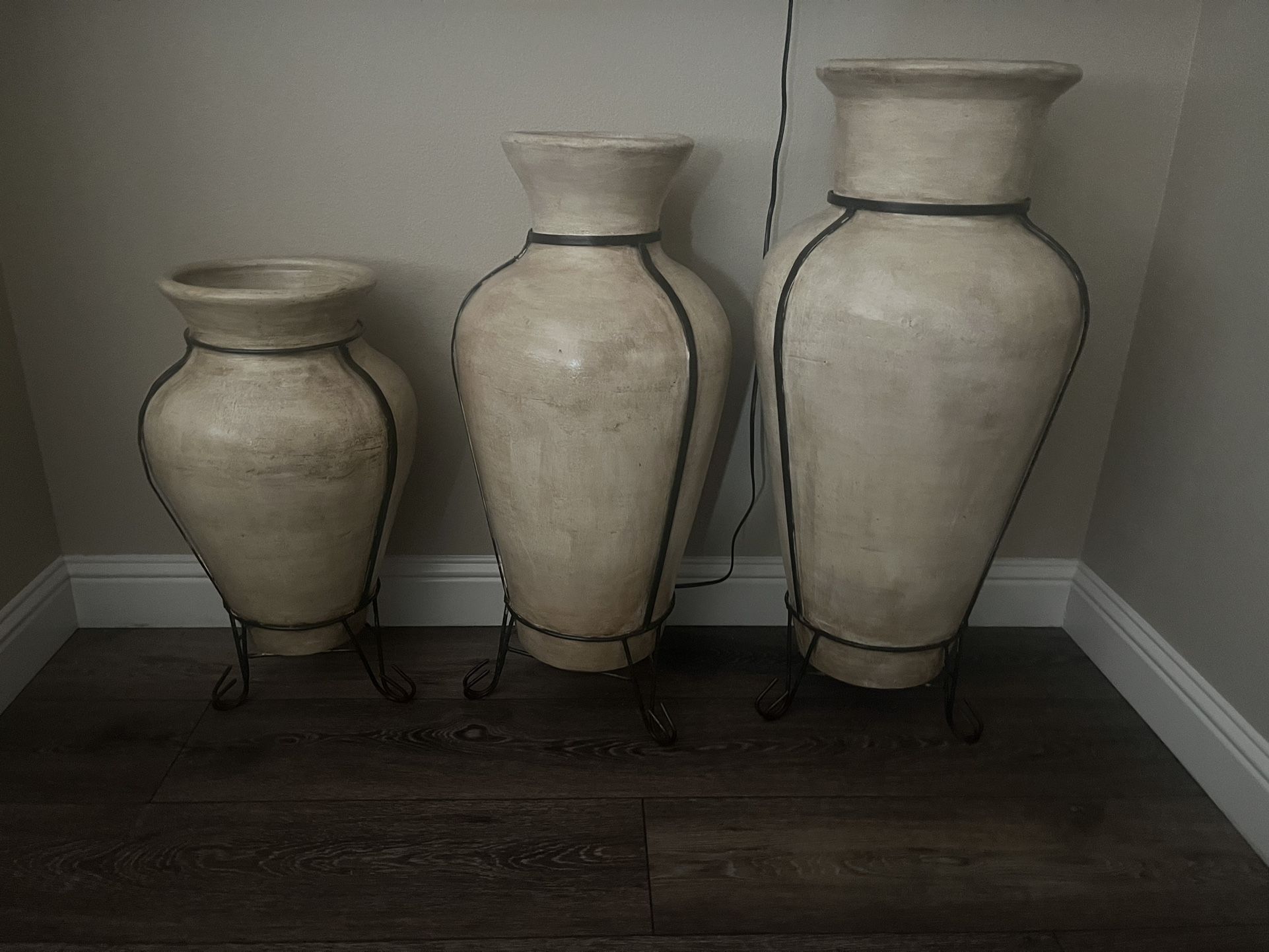 Set Of 3 Vases 
