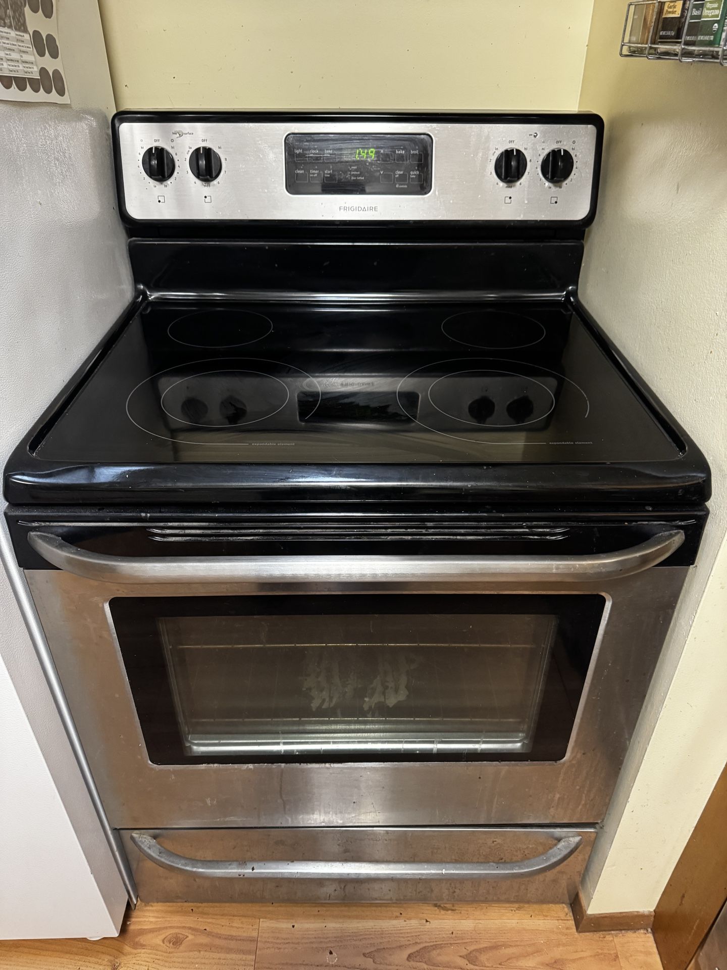 Frigidaire Glasstop Electric Range